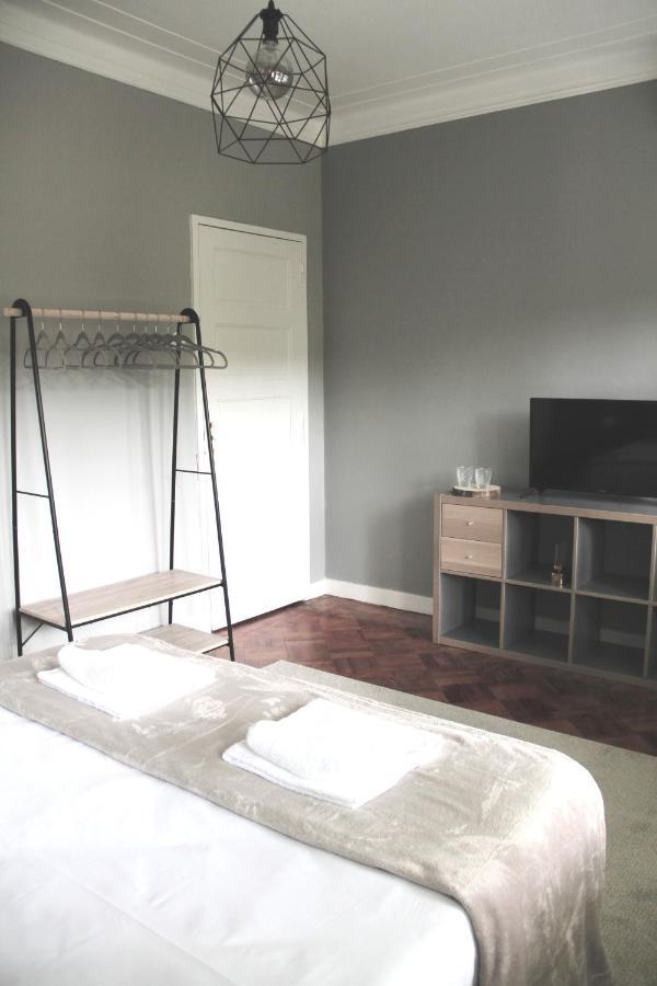 Genius Loci Guesthouse มาโตซีนโญส ภายนอก รูปภาพ