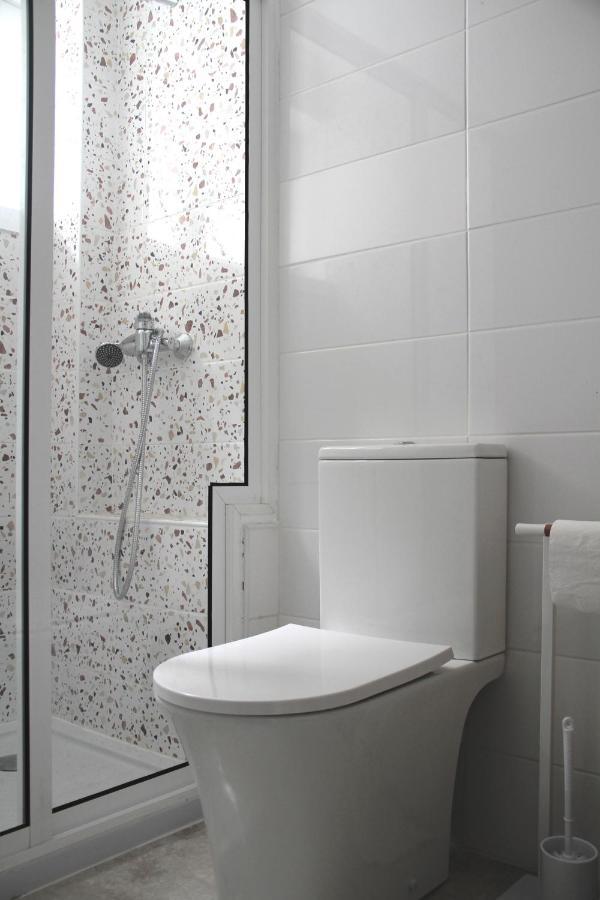 Genius Loci Guesthouse มาโตซีนโญส ภายนอก รูปภาพ