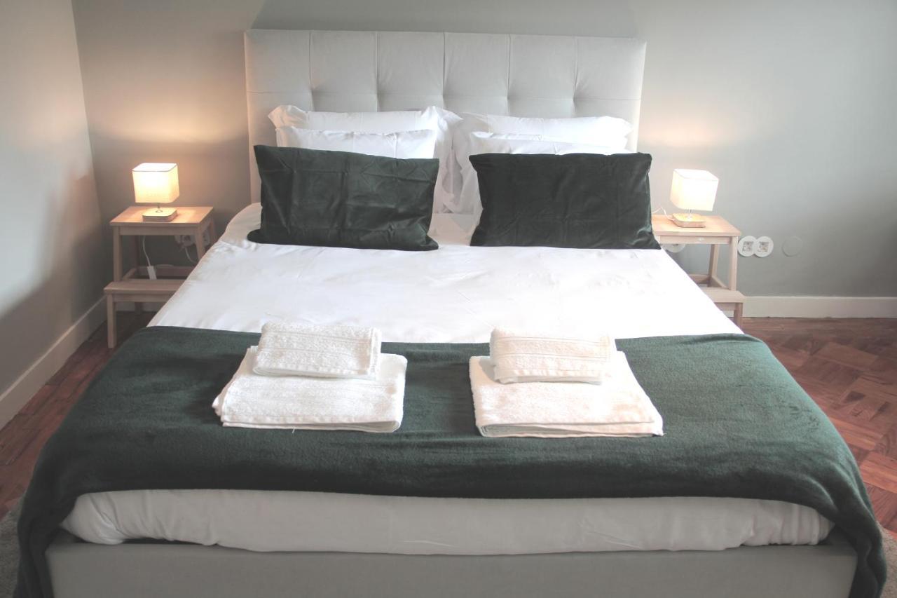 Genius Loci Guesthouse มาโตซีนโญส ภายนอก รูปภาพ