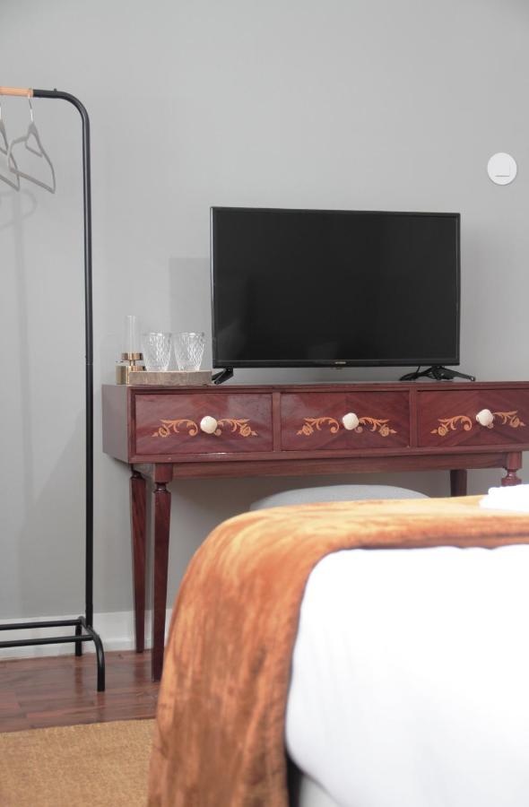 Genius Loci Guesthouse มาโตซีนโญส ภายนอก รูปภาพ