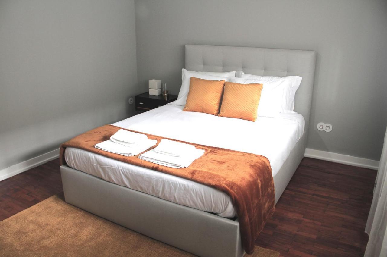 Genius Loci Guesthouse มาโตซีนโญส ภายนอก รูปภาพ
