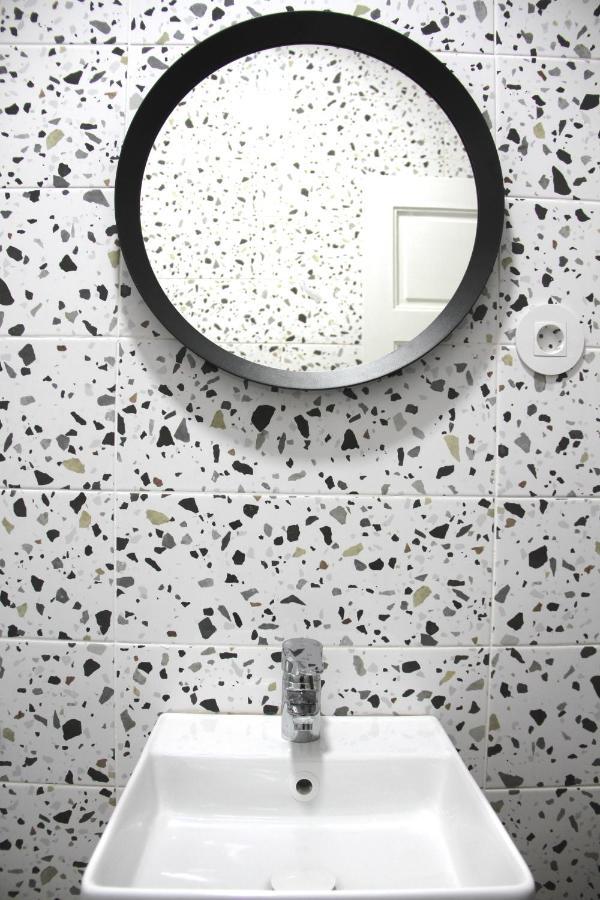 Genius Loci Guesthouse มาโตซีนโญส ภายนอก รูปภาพ