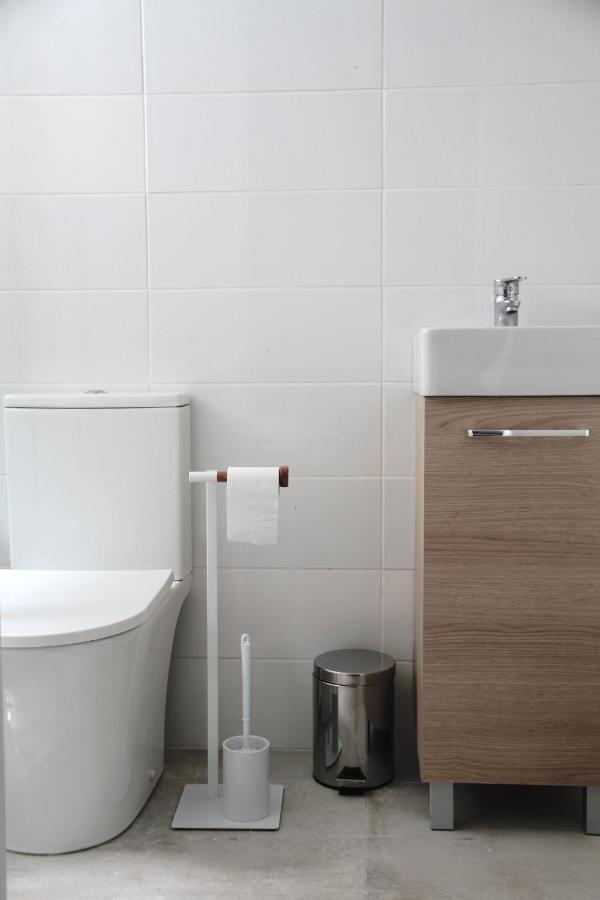 Genius Loci Guesthouse มาโตซีนโญส ภายนอก รูปภาพ