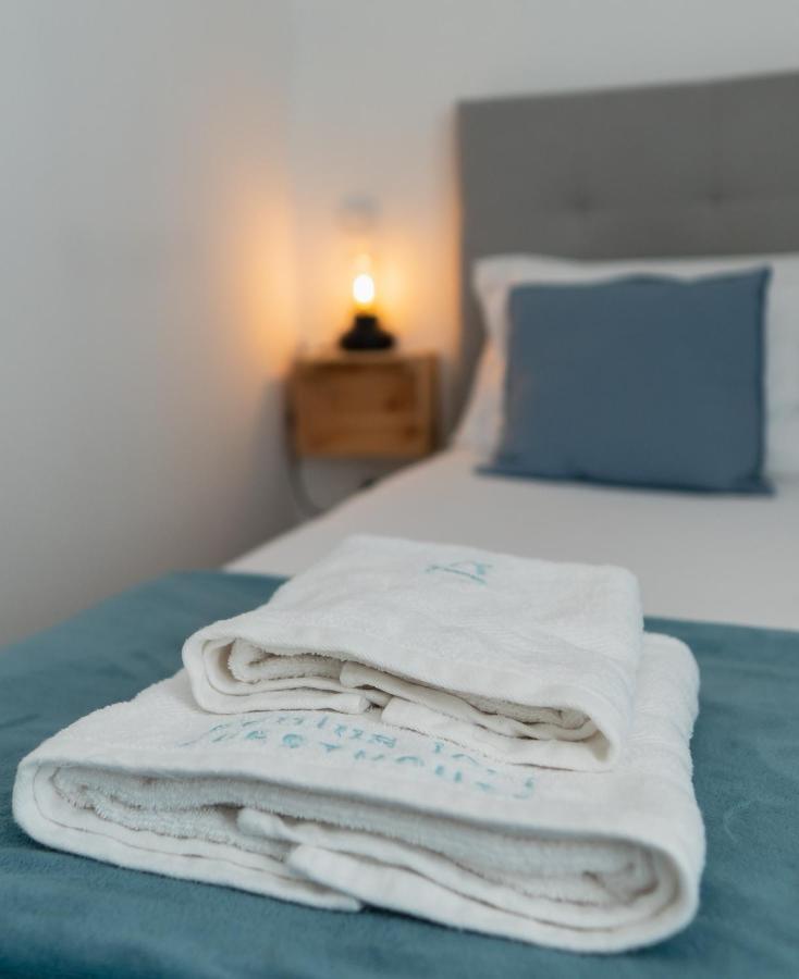 Genius Loci Guesthouse มาโตซีนโญส ภายนอก รูปภาพ